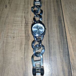 Adrienne Vittadini Women's Watch AD8714 Water Resistant Quartz Movement.*Untes